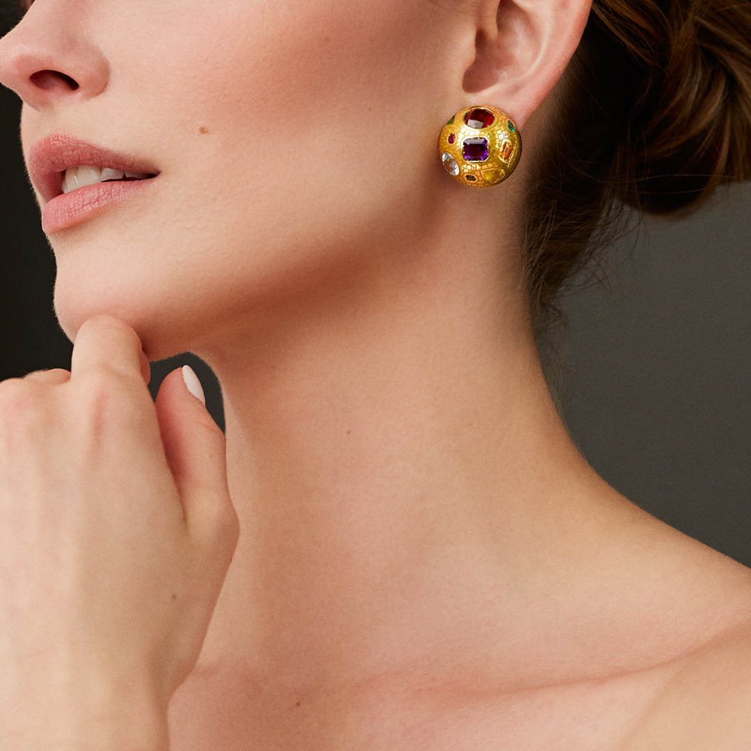 Verdura-Jewelry-Fulco-Mosaic-Earclips in Gold on model