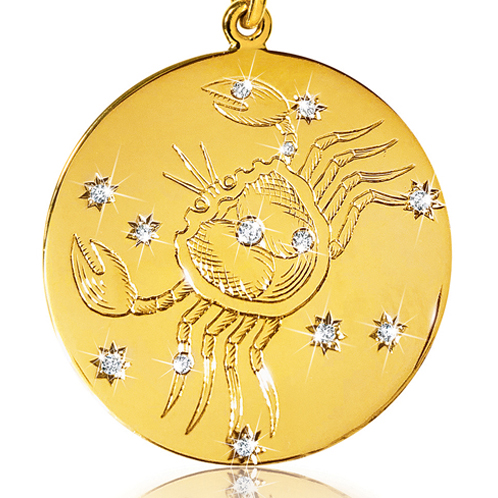 Verdura-Jewelry-Zodiac-Pendant-Necklace-Cancer-Gold-Diamond-detail