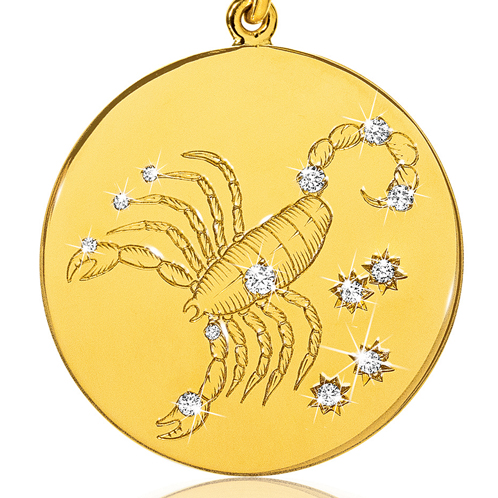 Verdura-Jewelry-Zodiac-Pendant-Necklace-Scorpio-Gold-Diamond-detail