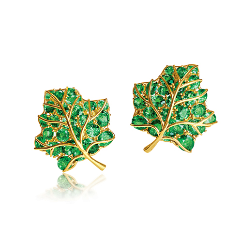 Verdura-Jewelry-Leaf-Earclips-Gold-Tsavorite-Garnet